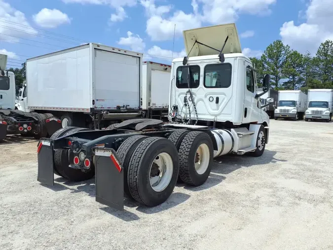 2020 FREIGHTLINER/MERCEDES NEW CASCADIA PX12664e68bbf0b248c32e09053a5f98cf74ffc