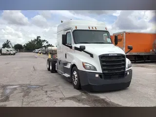 2020 Freightliner Cascadia 126