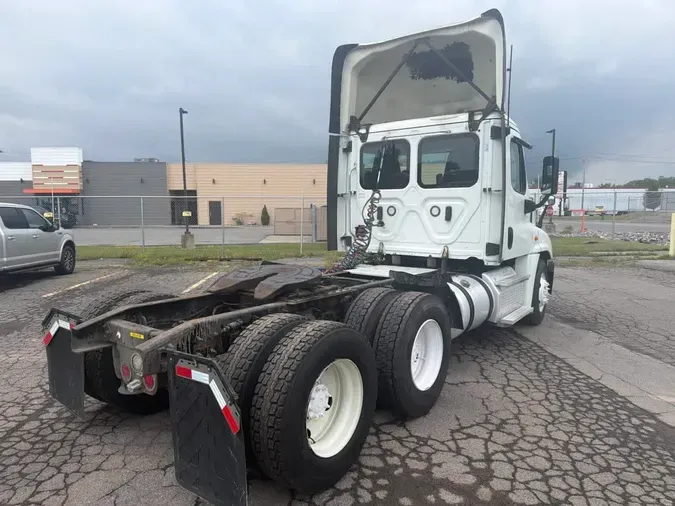 2019 FREIGHTLINER/MERCEDES CASCADIA 125e69382b8fee97b38c614e8ddd2653c7f