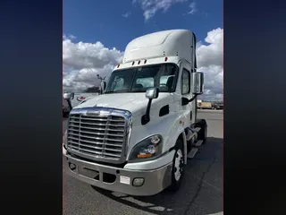 2017 FREIGHTLINER/MERCEDES CASCADIA 113