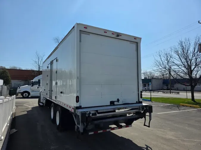 2019 FREIGHTLINER/MERCEDES M2 106