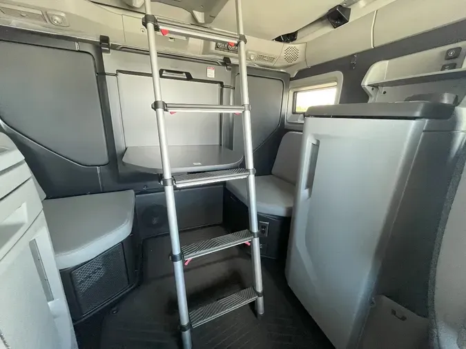 2026 VOLVO VNL64T860