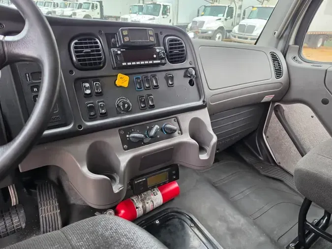 2021 FREIGHTLINER/MERCEDES M2 106