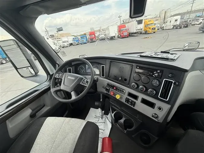 2019 FREIGHTLINER CASCADEVO1