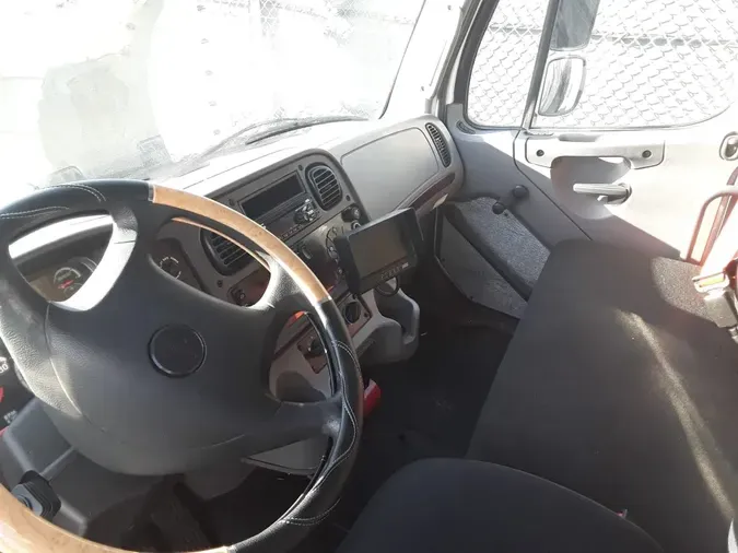 2018 FREIGHTLINER/MERCEDES M2 106