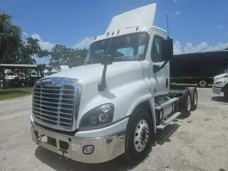 2018 FREIGHTLINER/MERCEDES CASCADIA 125