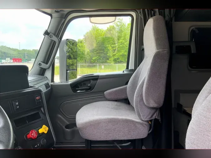 2022 INT LT625 6x4