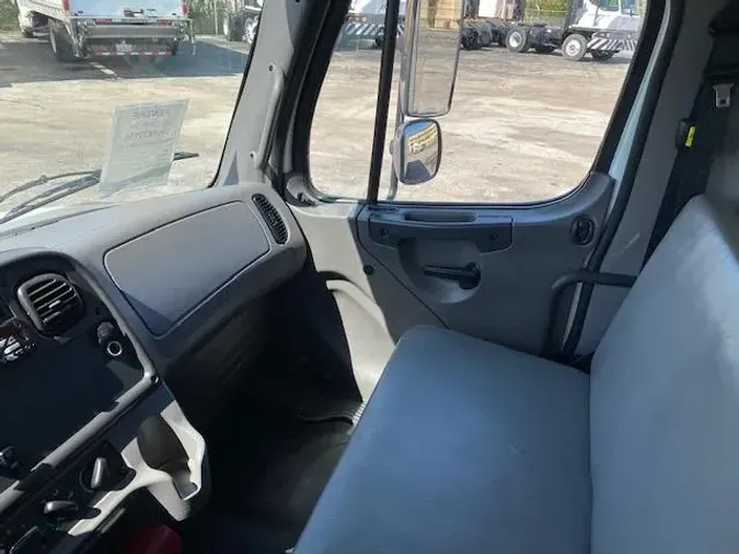 2019 Freightliner Business Class M2 106