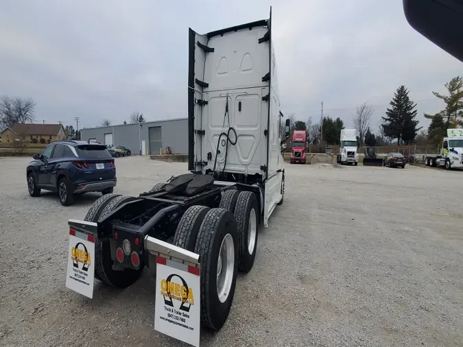 2023 FREIGHTLINER CASCADIA 126