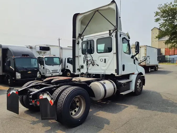 2019 FREIGHTLINER NEW CASCADIA 126