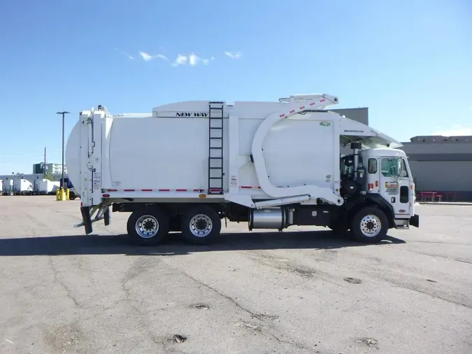 2025 Peterbilt 520e6b2140b63cad6f6d8a9be2edde3228f