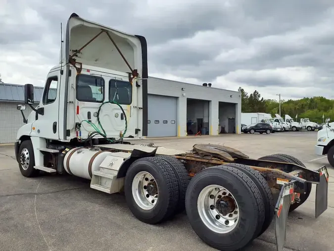 2018 FREIGHTLINER CASCADIA 125