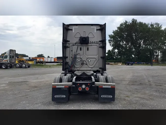 2023 Freightliner Cascadia 126
