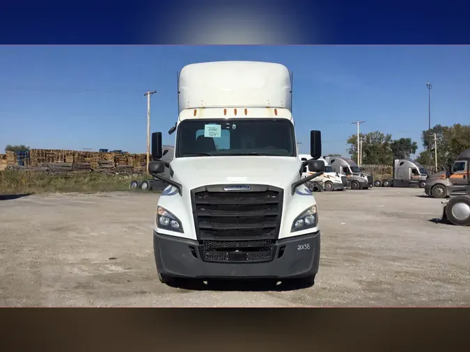 2020 Freightliner Cascadia 126