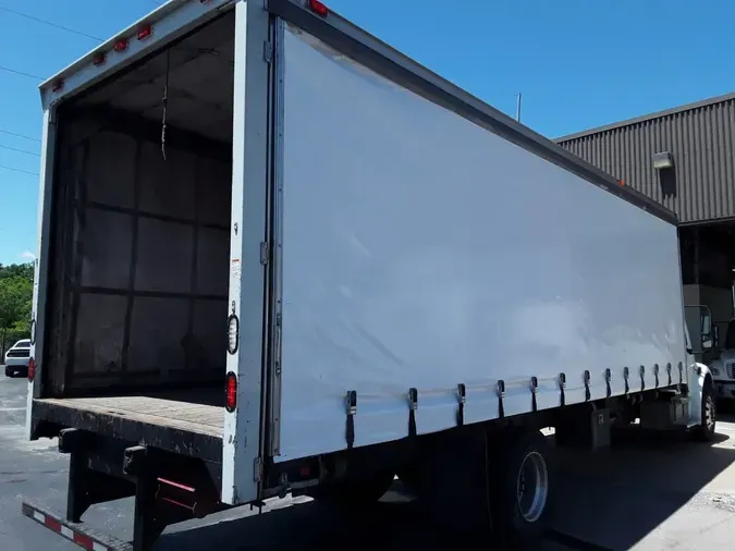 2015 FREIGHTLINER M2 106