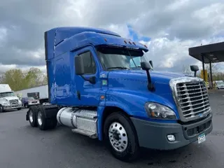 2020 FREIGHTLINER X12564ST