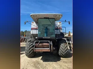 2002 GLEANER R62