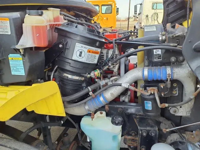 2017 FREIGHTLINER/MERCEDES M2 106