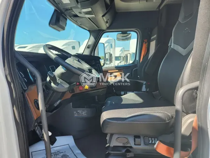 2020 FREIGHTLINER Cascadia 126