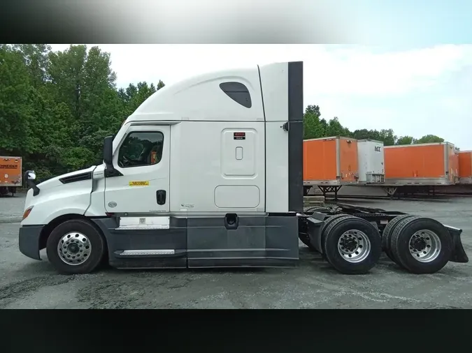 2022 Freightliner Cascadia 126e6bb15f687583ce9a2f4aea9fb136bf0