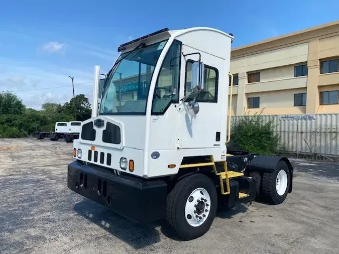 2022 AutoCar ACTT42
