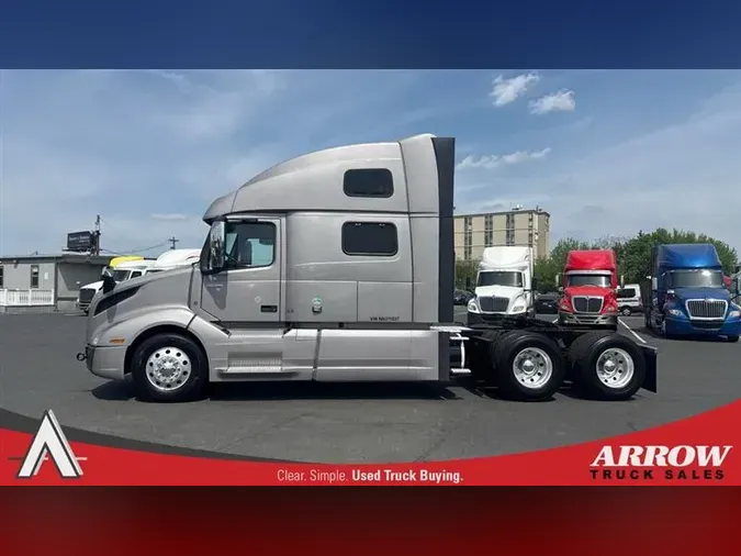 2022 VOLVO VNL860