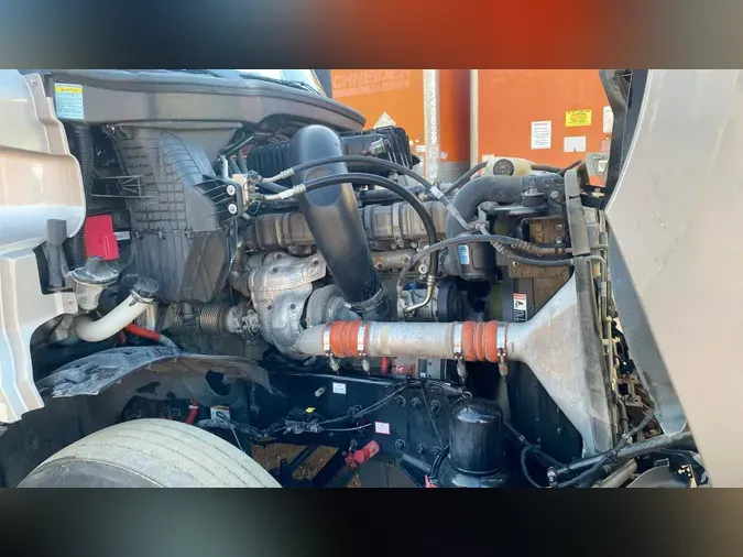 2021 Freightliner Cascadia 126