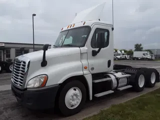 2015 Freightliner CASCADIA 125
