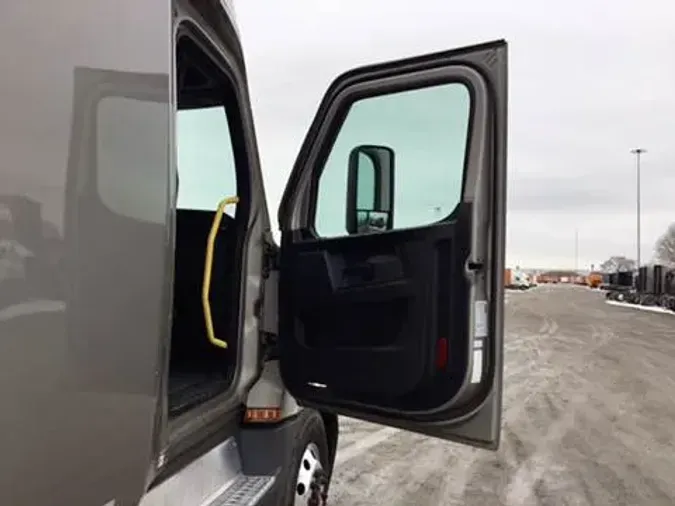 2023 Freightliner Cascadia