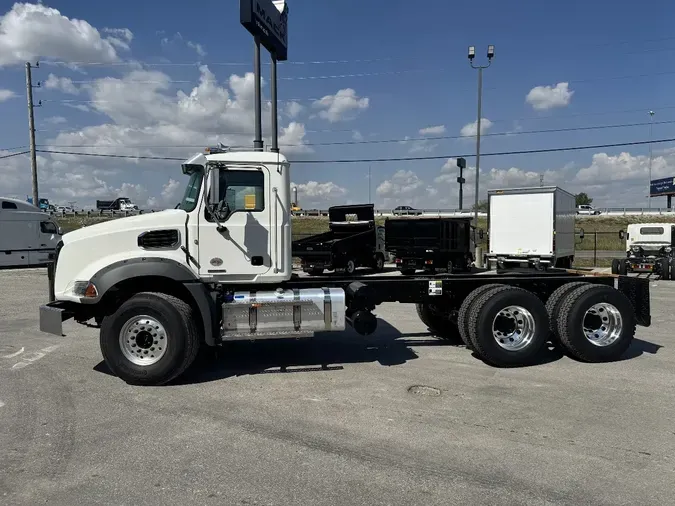 2026 MACK GR64B