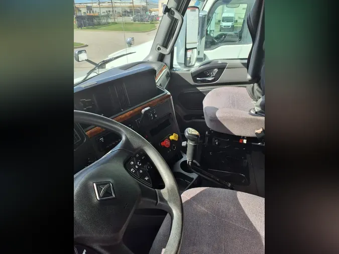 2019 NAVISTAR INTERNATIONAL LT625 SLPR CAB