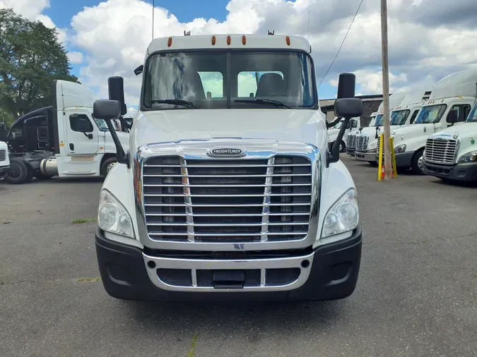 2016 FREIGHTLINER/MERCEDES CASCADIA 125