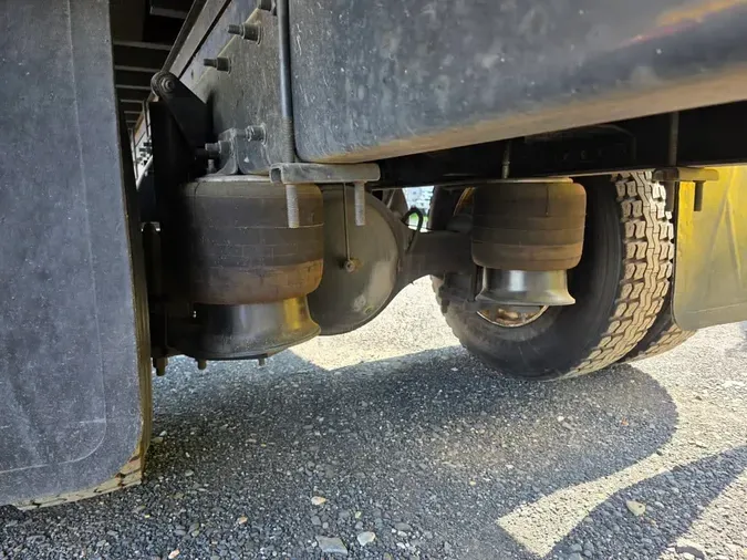 2018 FREIGHTLINER M2 106