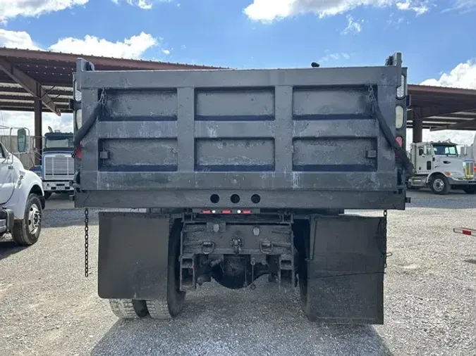 2004 PETERBILT 330