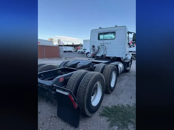 2019 VOLVO VNL64T-300e6cc0a08cd51fb363240207dfb8bc4ca