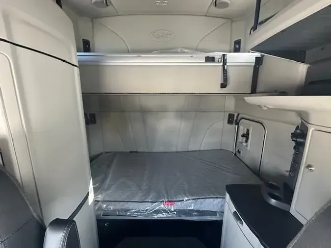 2022 Peterbilt 579