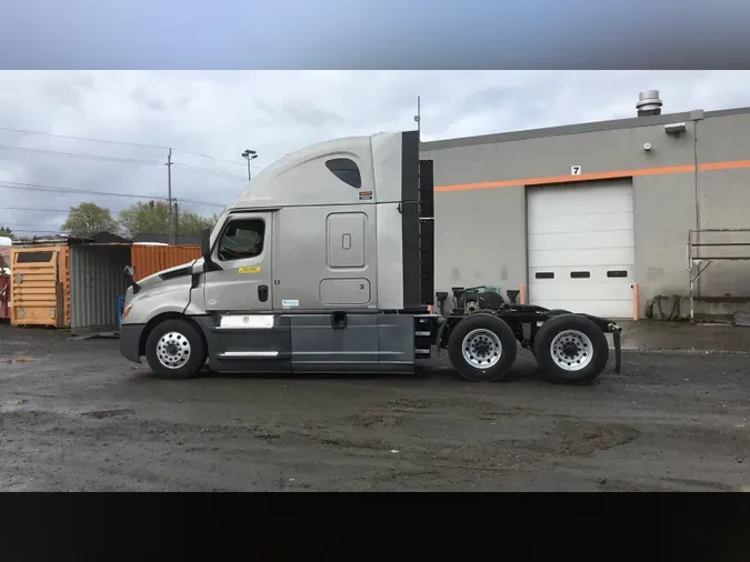 2023 Freightliner Cascadia 126