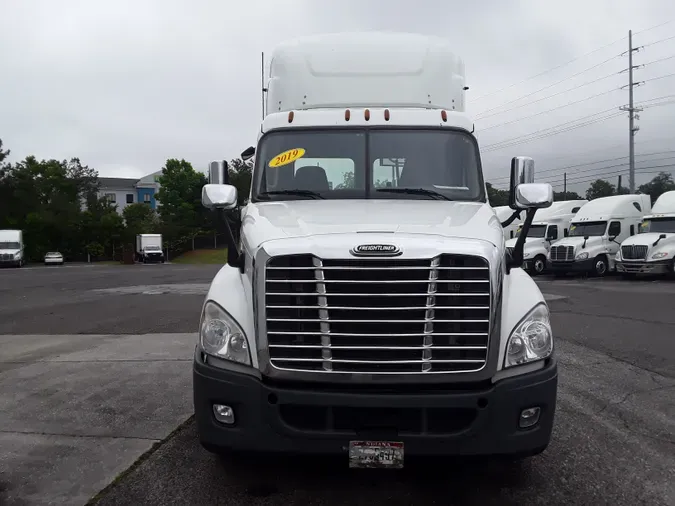 2019 FREIGHTLINER/MERCEDES CASCADIA 125