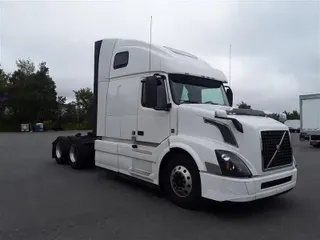 2017 VOLVO VNL670
