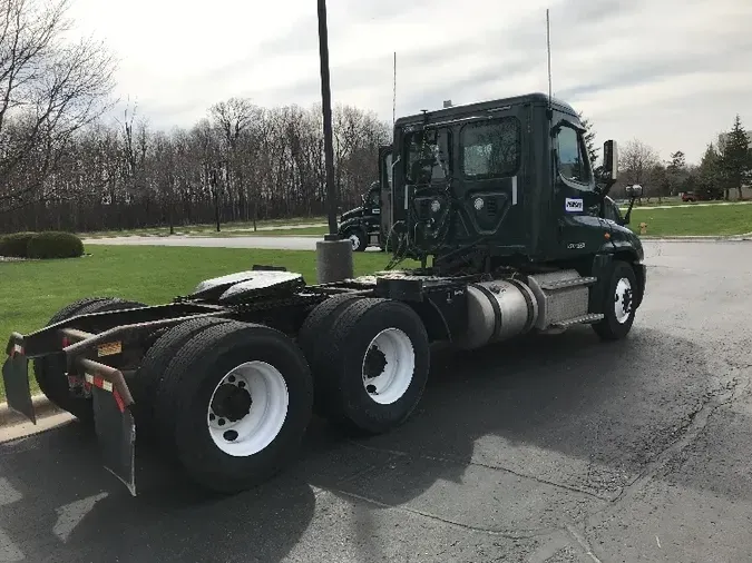 2016 FREIGHTLINER X12564ST