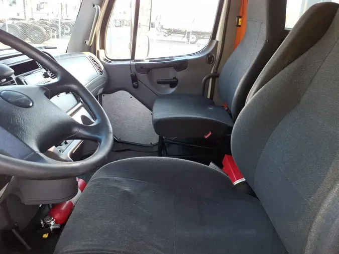 2016 FREIGHTLINER M2 106