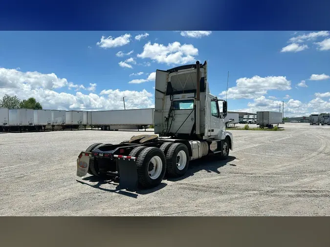 2016 Volvo VNL300