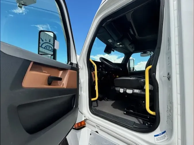 2022 Freightliner PT126SLP