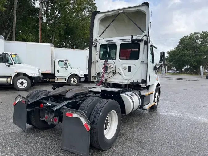 2017 FREIGHTLINER CASCADIA 113e6ddfb37330589c43aeee9aaf3caba61