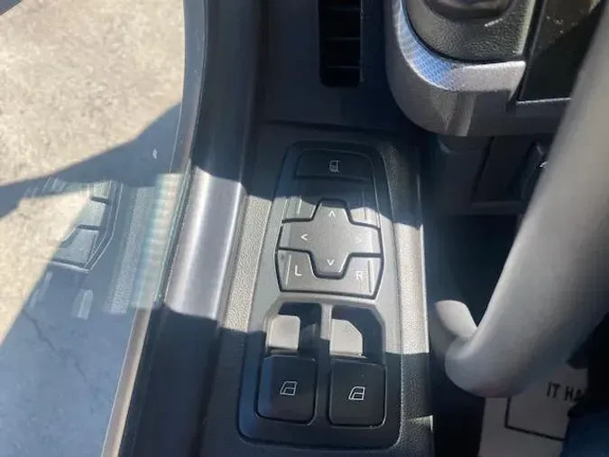 2023 Volvo VNR64T300e6e1866316361a86b379cbd23c9f3c62