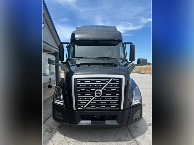 2023 VOLVO VNL64T760