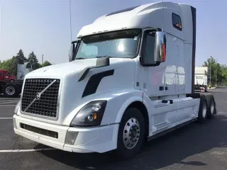 2019 VOLVO VNL84T670