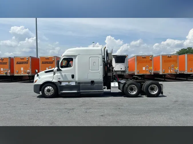 2020 Freightliner Cascadia 126