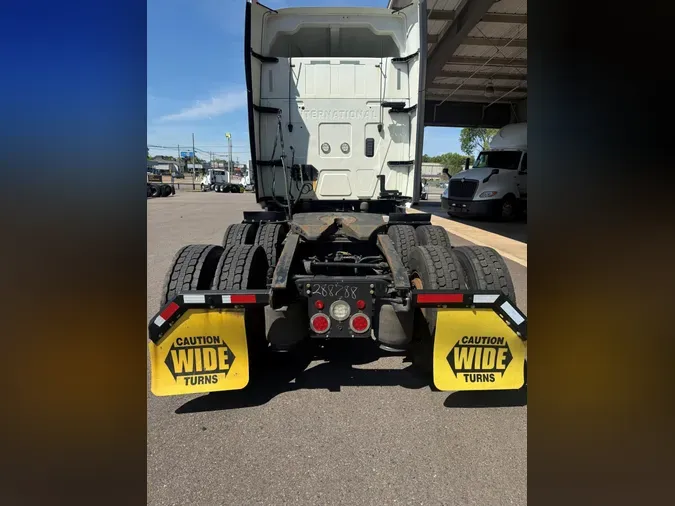 2022 International LT625