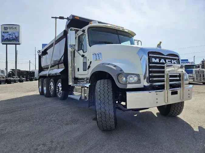 2019 MACK GR64F